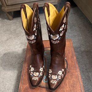 Cavenders floral embroidered boot